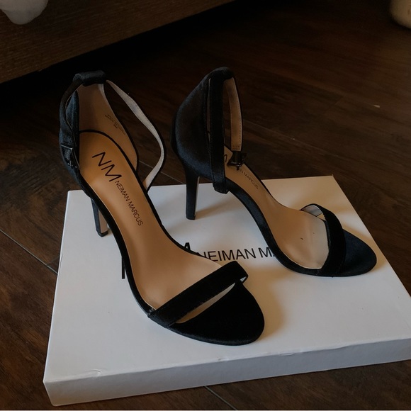 Neiman Marcus velvet strap heels - new with box. Size 6 - Picture 1 of 5